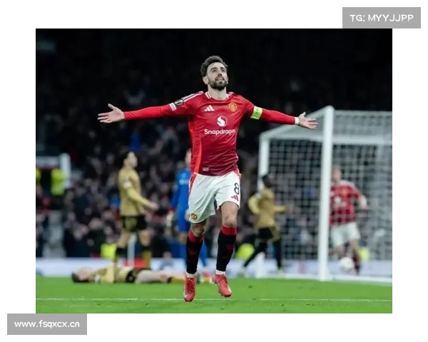 曼联B费受伤,球迷心碎,他就是我们的英雄